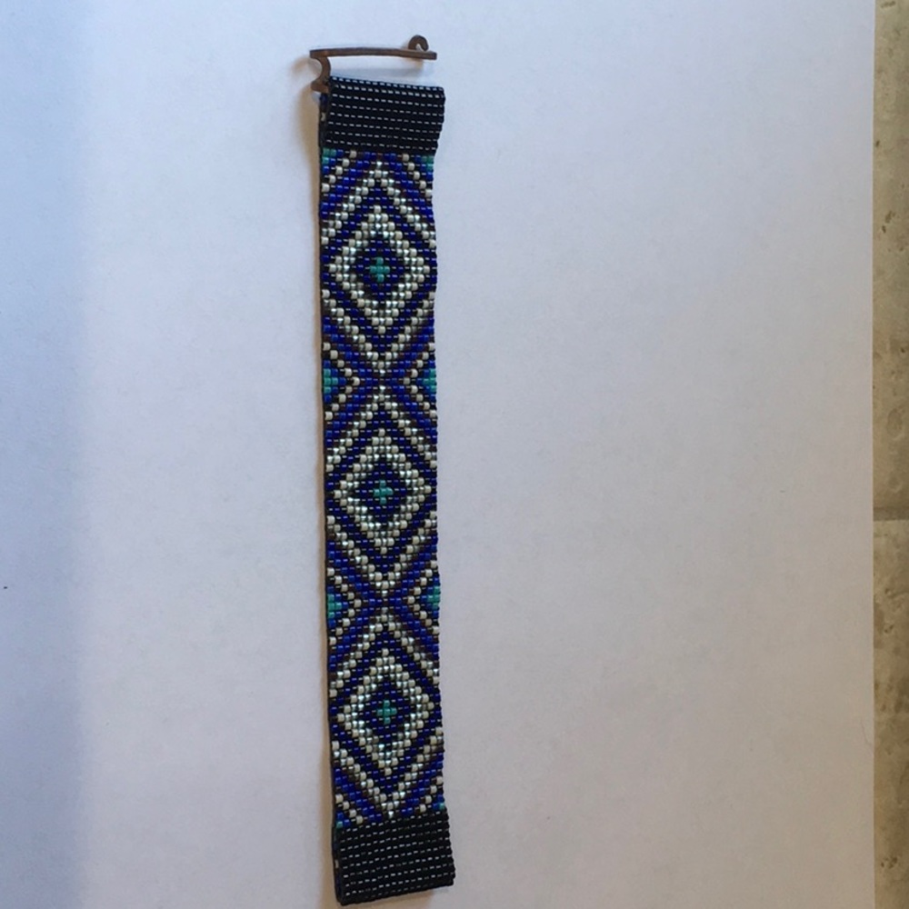 Hand beaded bracelet 6/ 1/4